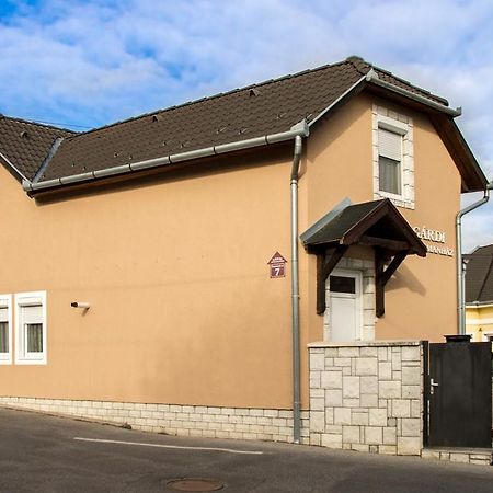 Gardi Apartman Szekszárd Dış mekan fotoğraf
