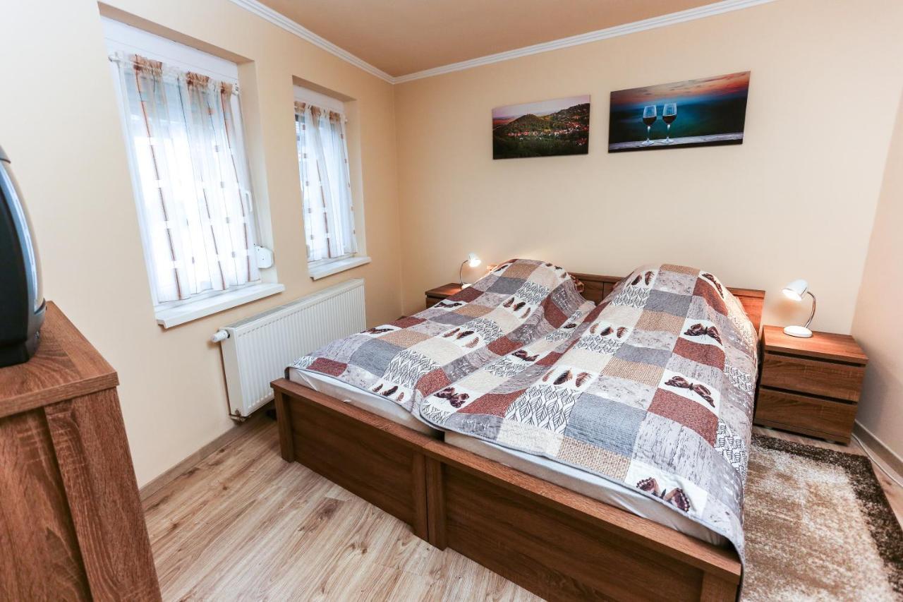 Gardi Apartman Szekszárd Dış mekan fotoğraf